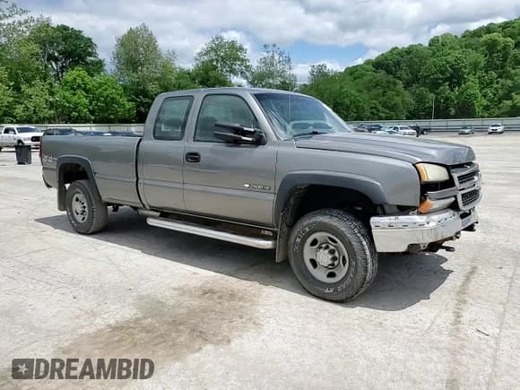 ✅ 2006 Chevrolet Silverado 2500HD Work Truck • VIN: 1GCHK29U56E162409 • Lot: 57626185. Wystawiony na Copart z przebiegiem 147 922 mil. Bezpłatny archiwum sprzedaży aukcyjnych z USA i szczegółowy raport historii pojazdu na DreamBid. Zdjęcie 13.