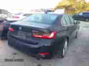 2024 BMW 3 Series 330i xDrive z VIN 3MW89FF02R8E13041, wystawiony jako IAAI lot #43489376 z przebiegiem 39 474 mil mil oraz . Historia ofert i sprzedaży dostępna na DreamBid. Obrazek 4.