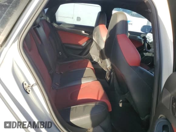 ✅ 2010 Audi S4 Premium Plus • VIN: WAUBGAFL9AA079382 • Лот: 76413654. Опубликован ранее на Copart с пробегом Не указан. Бесплатный доступ к архиву аукционных продаж из США и подробный отчёт об истории автомобиля на DreamBid. Изображение 10.