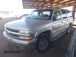 2004 Chevrolet Suburban LS z VIN 3GNFK16ZX4G297299, wystawiony jako IAAI lot #43549526 z przebiegiem 339 572 mil mil oraz . Historia ofert i sprzedaży dostępna na DreamBid. Obrazek 2.