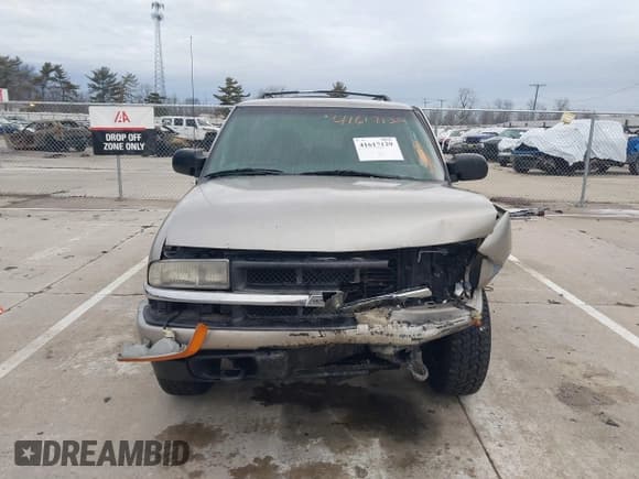 ✅ 2000 Chevrolet Blazer LT • VIN: 1GNDT13W3Y2367500 • Lot: 41617129. Wystawiony na IAAI z przebiegiem 205 794 mil. Bezpłatny archiwum sprzedaży aukcyjnych z USA i szczegółowy raport historii pojazdu na DreamBid. Zdjęcie 6.