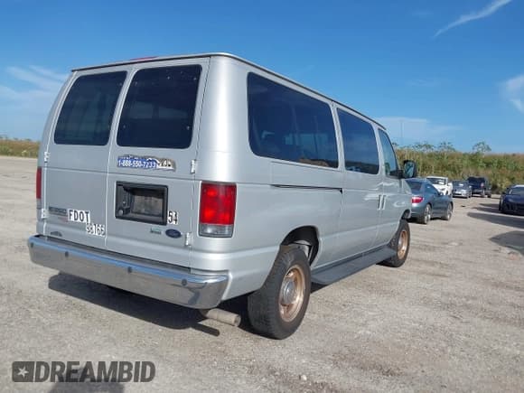 ✅ 2012 Ford Econoline Passenger XL • VIN: 1FBNE3BL5CDB33676 • Lot: 40849233. Wystawiony na IAAI z przebiegiem Nie podano. Bezpłatny archiwum sprzedaży aukcyjnych z USA i szczegółowy raport historii pojazdu na DreamBid. Zdjęcie 4.