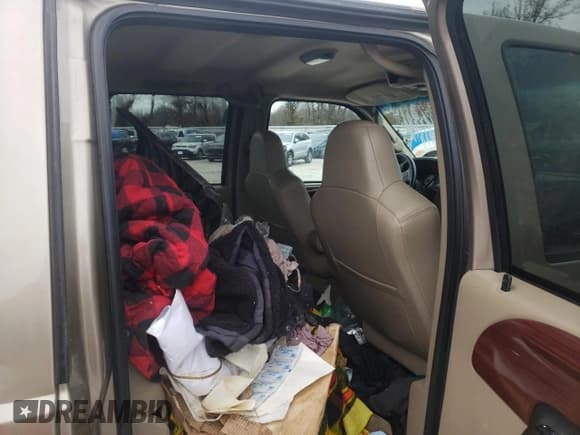 ✅ 2006 Ford F-250 XL • VIN: 1FTSW21P96EB05310 • Лот: 62837333. Опубликован ранее на Copart с пробегом 186 450 миль. Бесплатный доступ к архиву аукционных продаж из США и подробный отчёт об истории автомобиля на DreamBid. Изображение 11.