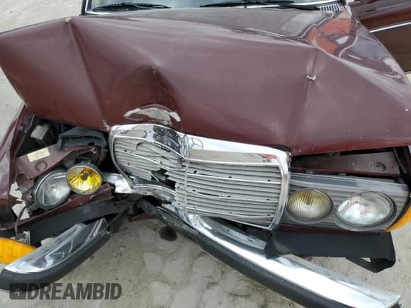 ✅ 1981 Mercedes-Benz 300 D • VIN: WDBAB30AXBB234774 • Lot: 55327975. Listed on Copart with 386,381 mi. Free auction sales archive from the USA and detailed vehicle history report at DreamBid. Image 11.