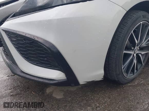 2022 Toyota Camry SE with VIN 4T1G11BK7NU047795, listed as a IAAI auction lot 42636810 with 59,439 mi miles and . Bid and sale history available at DreamBid. Image 6.