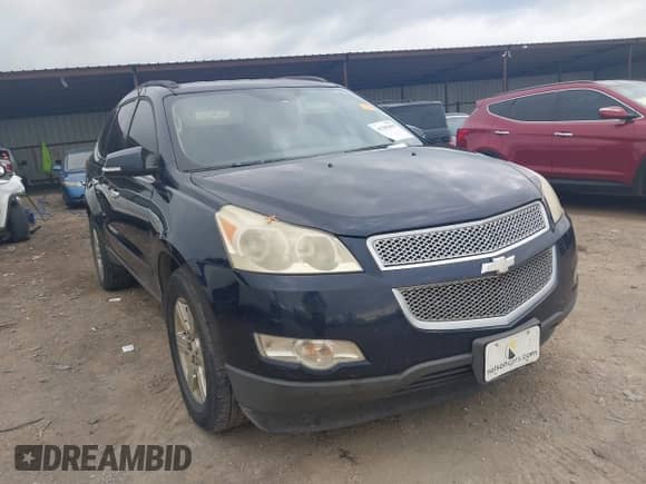 2010 Chevrolet Traverse 1LT z VIN 1GNLVFED9AJ220267, wystawiony jako IAAI lot #43285899 z przebiegiem 234 770 mil mil oraz . Historia ofert i sprzedaży dostępna na DreamBid. Obrazek 1.