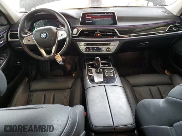 ✅ 2022 BMW 7 Series 740i xDrive • VIN: WBA7T4C05NCH91186 • Lot: 89174565. Listed on Copart with 33,032 mi. Free auction sales archive from the USA and detailed vehicle history report at DreamBid. Image 8.
