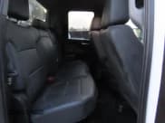 ✅ 2022 Chevrolet Silverado 1500 • VIN: 1GB5WRE71NF218522 • Lot: 92880415. Wystawiony na Copart z przebiegiem 60 747 mil. Bezpłatny archiwum sprzedaży aukcyjnych z USA i szczegółowy raport historii pojazdu na DreamBid. Zdjęcie 6.