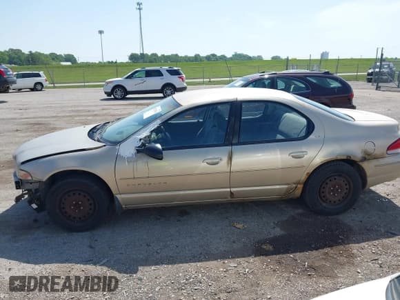 ✅ 1999 Chrysler Cirrus LX • VIN: 1C3EJ46X0XN663083 • Лот: 42278876. Опубликован ранее на IAAI с пробегом 176 422 миль. Бесплатный доступ к архиву аукционных продаж из США и подробный отчёт об истории автомобиля на DreamBid. Изображение 15.