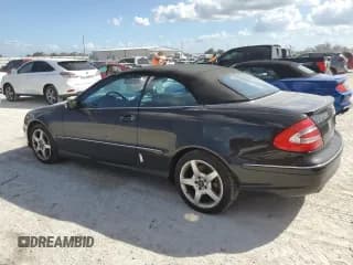 ✅ 2005 Mercedes-Benz CLK 500 • VIN: WDBTK75G65T049195 • Lot: 75549294. Wystawiony na Copart z przebiegiem Nie podano. Bezpłatny archiwum sprzedaży aukcyjnych z USA i szczegółowy raport historii pojazdu na DreamBid. Zdjęcie 2.