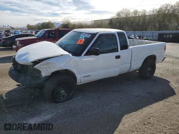 ✅ 2003 Chevrolet S-10 • VIN: 1GCDT19X438251494 • Лот: 46087185. Опубликован ранее на Copart с пробегом Не указан. Бесплатный доступ к архиву аукционных продаж из США и подробный отчёт об истории автомобиля на DreamBid. Изображение 1.