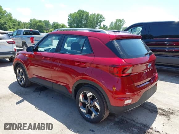 ✅ 2024 Hyundai Venue SEL • VIN: KMHRC8A3XRU291954 • Lot: 42561292. Listed on IAAI with 37,379 mi. Free auction sales archive from the USA and detailed vehicle history report at DreamBid. Image 3.