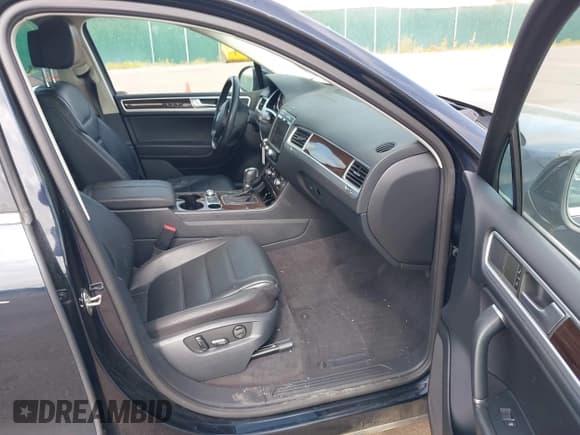 ✅ 2015 Volkswagen Touareg Sport • VIN: WVGEF9BP8FD004961 • Лот: 42839349. Опубликован ранее на IAAI с пробегом Не указан. Бесплатный доступ к архиву аукционных продаж из США и подробный отчёт об истории автомобиля на DreamBid. Изображение 5.