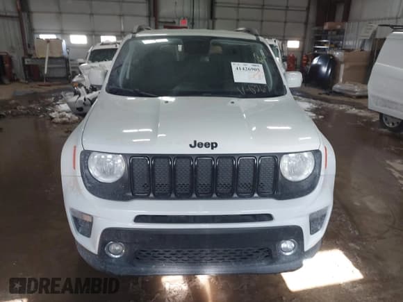 ✅ 2020 Jeep Renegade Altitude • VIN: ZACNJABBXLPL10367 • Lot: 41599445. Wystawiony na IAAI z przebiegiem 136 965 mil. Bezpłatny archiwum sprzedaży aukcyjnych z USA i szczegółowy raport historii pojazdu na DreamBid. Zdjęcie 12.
