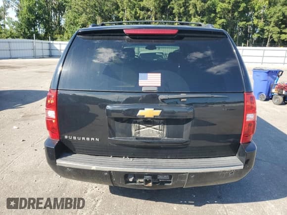 ✅ 2013 Chevrolet Suburban LTZ • VIN: 1GNSCKE01DR378132 • Lot: 71277715. Wystawiony na Copart z przebiegiem 212 395 mil. Bezpłatny archiwum sprzedaży aukcyjnych z USA i szczegółowy raport historii pojazdu na DreamBid. Zdjęcie 6.