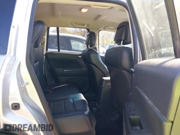 ✅ 2013 Jeep Compass Limited • VIN: 1C4NJCCB9DD190851 • Lot: 43655354. Listed on IAAI with 243,137 mi. Free auction sales archive from the USA and detailed vehicle history report at DreamBid. Image 8.