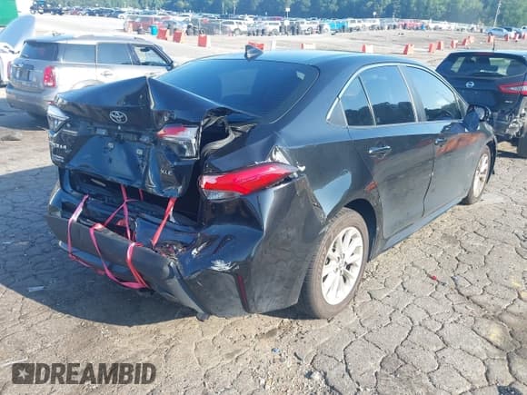 ✅ 2021 Toyota Corolla XLE • VIN: 5YFFPMAE2MP198664 • Lot: 42622549. Wystawiony na IAAI z przebiegiem 118 850 mil. Bezpłatny archiwum sprzedaży aukcyjnych z USA i szczegółowy raport historii pojazdu na DreamBid. Zdjęcie 4.