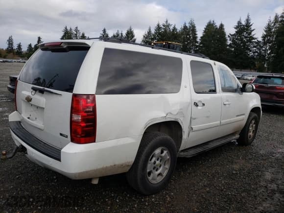 ✅ 2009 Chevrolet Suburban 1LT • VIN: 1GNFK263X9R168049 • Lot: 77641734. Wystawiony na Copart z przebiegiem 158 663 mil. Bezpłatny archiwum sprzedaży aukcyjnych z USA i szczegółowy raport historii pojazdu na DreamBid. Zdjęcie 3.