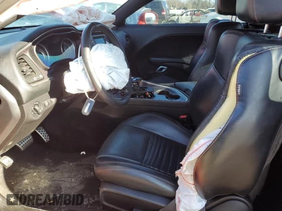 ✅ 2015 Dodge Challenger R/T Plus • VIN: 2C3CDZBT6FH873466 • Lot: 68725852. Wystawiony na Copart z przebiegiem 56 581 mil. Bezpłatny archiwum sprzedaży aukcyjnych z USA i szczegółowy raport historii pojazdu na DreamBid. Zdjęcie 7.