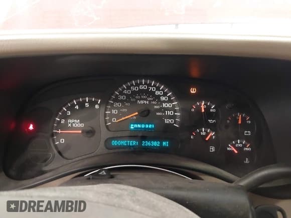 ✅ 2004 Chevrolet Suburban LT • VIN: 3GNFK16Z44G298982 • Лот: 43628747. Опубликован ранее на IAAI с пробегом 236 302 миль. Бесплатный доступ к архиву аукционных продаж из США и подробный отчёт об истории автомобиля на DreamBid. Изображение 7.