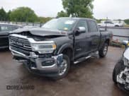✅ 2022 Ram 2500 Laramie • VIN: 3C6UR5FL0NG184162 • Лот: 43062757. Опубликован ранее на IAAI с пробегом 106 844 миль. Бесплатный доступ к архиву аукционных продаж из США и подробный отчёт об истории автомобиля на DreamBid. Изображение 2.