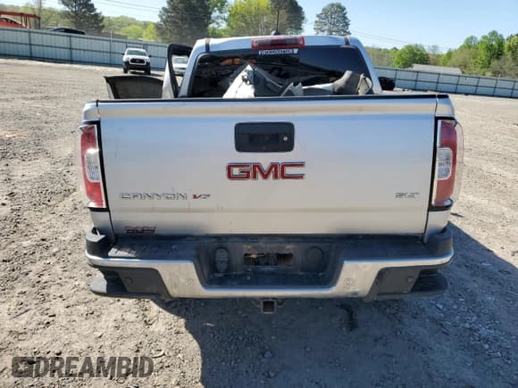✅ 2019 GMC Canyon 4WD SLT • VIN: 1GTG6DENXK1263599 • Lot: 52618595. Wystawiony na Copart z przebiegiem Nie podano. Bezpłatny archiwum sprzedaży aukcyjnych z USA i szczegółowy raport historii pojazdu na DreamBid. Zdjęcie 6.