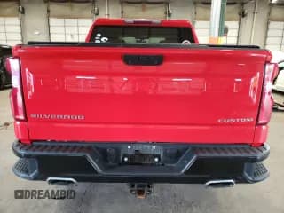 ✅ 2020 Chevrolet Silverado 1500 Custom Trail Boss • VIN: 3GCPYCEF2LG130335 • Lot: 68831034. Wystawiony na Copart z przebiegiem 113 749 mil. Bezpłatny archiwum sprzedaży aukcyjnych z USA i szczegółowy raport historii pojazdu na DreamBid. Zdjęcie 6.