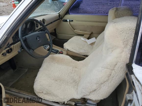 ✅ 1977 Mercedes-Benz SLC • VIN: 10702312010762 • Lot: 44679765. Listed on Copart with 131,310 mi. Free auction sales archive from the USA and detailed vehicle history report at DreamBid. Image 7.