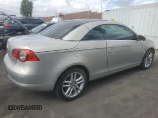 ✅ 2009 Volkswagen Eos Lux • VIN: WVWFA71F29V007082 • Lot: 82455165. Wystawiony na Copart z przebiegiem 135 064 mil. Bezpłatny archiwum sprzedaży aukcyjnych z USA i szczegółowy raport historii pojazdu na DreamBid. Zdjęcie 3.