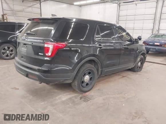 ✅ 2018 Ford Police Interceptor Utility • VIN: 1FM5K8AR0JGC75626 • Лот: 43339207. Опубликован ранее на IAAI с пробегом 100 798 миль. Бесплатный доступ к архиву аукционных продаж из США и подробный отчёт об истории автомобиля на DreamBid. Изображение 4.