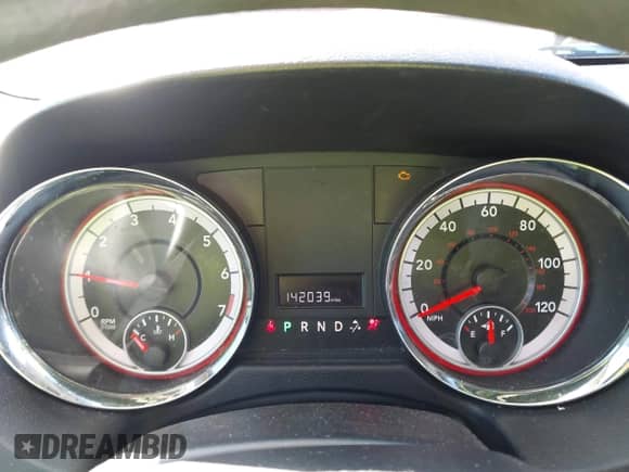 2012 Dodge Grand Caravan SXT z VIN 2C4RDGCG2CR203463, wystawiony jako IAAI lot #43425555 z przebiegiem 142 039 mil mil oraz . Historia ofert i sprzedaży dostępna na DreamBid. Obrazek 7.