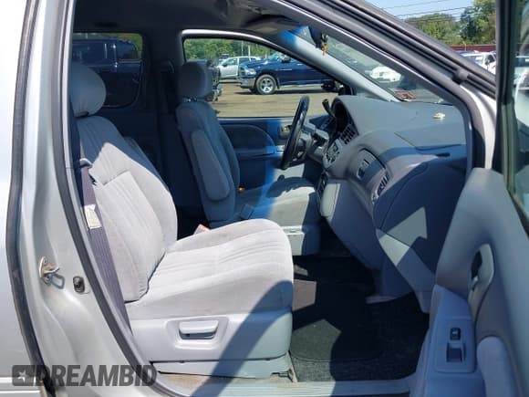 ✅ 2003 Toyota Sienna LE • VIN: 4T3ZF13C43U535740 • Lot: 43160504. Listed on IAAI with 133,134 mi. Free auction sales archive from the USA and detailed vehicle history report at DreamBid. Image 5.