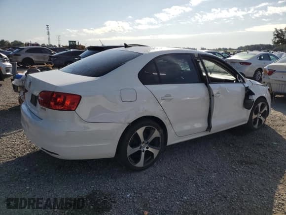 ✅ 2011 Volkswagen Jetta SE • VIN: 3VWDX7AJ1BM334287 • Lot: 62274785. Listed on Copart with 110,547 mi. Free auction sales archive from the USA and detailed vehicle history report at DreamBid. Image 3.