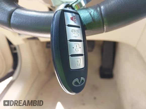 ✅ 2016 Infiniti Q70 • VIN: JN1BY1AR0GM270680 • Lot: 43074250. Wystawiony na IAAI z przebiegiem 152 231 mil. Bezpłatny archiwum sprzedaży aukcyjnych z USA i szczegółowy raport historii pojazdu na DreamBid. Zdjęcie 11.