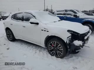 ✅ 2023 Maserati Grecale Modena • VIN: ZN682AVM5P7429004 • Лот: 88840415. Опубликован ранее на Copart с пробегом 10 553 миль. Бесплатный доступ к архиву аукционных продаж из США и подробный отчёт об истории автомобиля на DreamBid. Изображение 4.