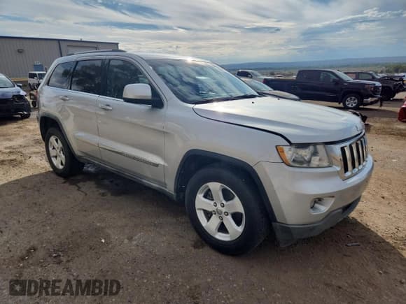 ✅ 2011 Jeep Grand Cherokee Laredo • VIN: 1J4RS4GG5BC545215 • Lot: 85749985. Listed on Copart with 189,938 mi. Free auction sales archive from the USA and detailed vehicle history report at DreamBid. Image 4.