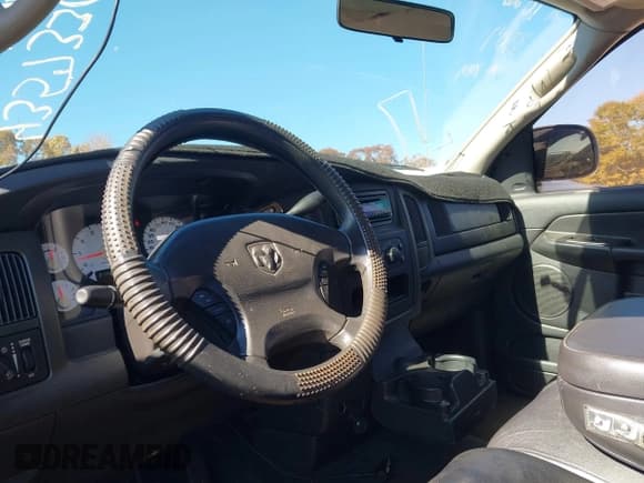 ✅ 2003 Dodge 1500 ST • VIN: 1D7HA18N53S179477 • Лот: 43573307. Опубликован ранее на IAAI с пробегом 217 597 миль. Бесплатный доступ к архиву аукционных продаж из США и подробный отчёт об истории автомобиля на DreamBid. Изображение 5.