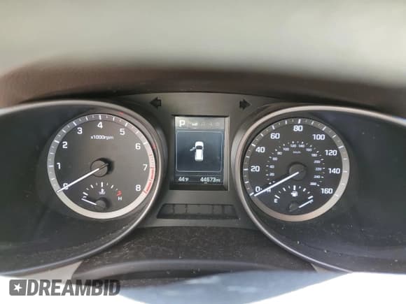 ✅ 2017 Hyundai Santa Fe 2.4L • VIN: 5NMZUDLB4HH047351 • Лот: 73545152. Опубликован ранее на Copart с пробегом 44 673 миль. Бесплатный доступ к архиву аукционных продаж из США и подробный отчёт об истории автомобиля на DreamBid. Изображение 9.