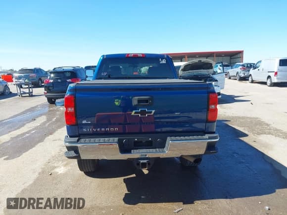 ✅ 2017 Chevrolet Silverado 2500HD Work Truck • VIN: 1GC2KUEG2HZ265185 • Lot: 40536435. Wystawiony na IAAI z przebiegiem 189 379 mil. Bezpłatny archiwum sprzedaży aukcyjnych z USA i szczegółowy raport historii pojazdu na DreamBid. Zdjęcie 16.