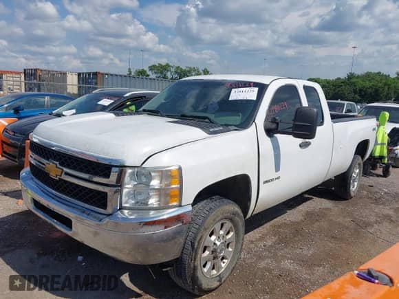 ✅ 2013 Chevrolet Silverado 2500HD Work Truck • VIN: 1GC2KVCG4DZ108678 • Lot: 42811229. Wystawiony na IAAI z przebiegiem 238 835 mil. Bezpłatny archiwum sprzedaży aukcyjnych z USA i szczegółowy raport historii pojazdu na DreamBid. Zdjęcie 14.