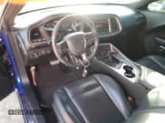 ✅ 2019 Dodge Challenger SXT • VIN: 2C3CDZAG6KH621389 • Lot: 40238453. Wystawiony na Copart z przebiegiem 22 268 mil. Bezpłatny archiwum sprzedaży aukcyjnych z USA i szczegółowy raport historii pojazdu na DreamBid. Zdjęcie 8.