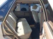 ✅ 1985 Toyota Camry LE • VIN: JT2SV16E5F0357405 • Lot: 43279917. Wystawiony na IAAI z przebiegiem 293 774 mil. Bezpłatny archiwum sprzedaży aukcyjnych z USA i szczegółowy raport historii pojazdu na DreamBid. Zdjęcie 8.