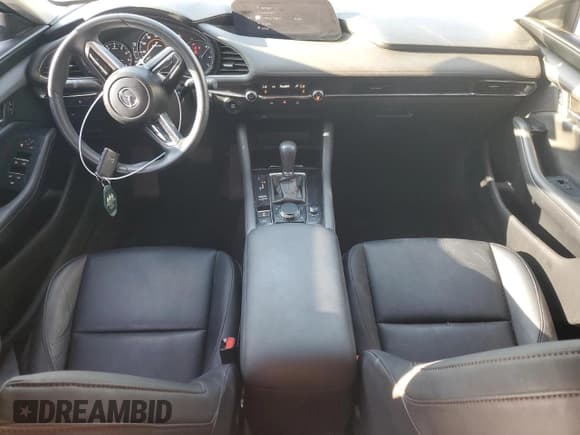 ✅ 2019 Mazda 3 Select • VIN: JM1BPBAM0K1116961 • Лот: 57251895. Опубликован ранее на Copart с пробегом 37 272 миль. Бесплатный доступ к архиву аукционных продаж из США и подробный отчёт об истории автомобиля на DreamBid. Изображение 8.