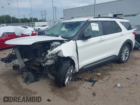 ✅ 2021 Ford Explorer XLT • VIN: 1FMSK7DH3MGB20878 • Lot: 42653007. Wystawiony na IAAI z przebiegiem Nie podano. Bezpłatny archiwum sprzedaży aukcyjnych z USA i szczegółowy raport historii pojazdu na DreamBid. Zdjęcie 2.