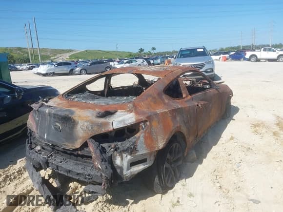 ✅ 2015 Hyundai Genesis Coupe Ultimate • VIN: KMHHU6KJ4FU124365 • Lot: 39001064. Wystawiony na IAAI z przebiegiem Nie podano. Bezpłatny archiwum sprzedaży aukcyjnych z USA i szczegółowy raport historii pojazdu na DreamBid. Zdjęcie 4.