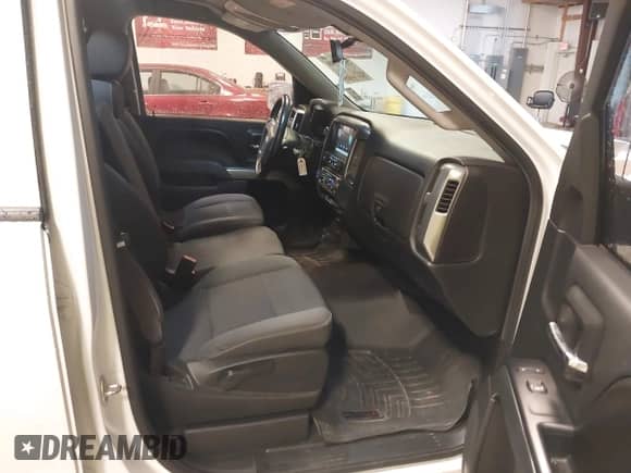 2015 Chevrolet Silverado 1500 LT z VIN 1GCRCREH0FZ398560, wystawiony jako IAAI lot #42454940 z przebiegiem 158 025 mil mil oraz . Historia ofert i sprzedaży dostępna na DreamBid. Obrazek 5.