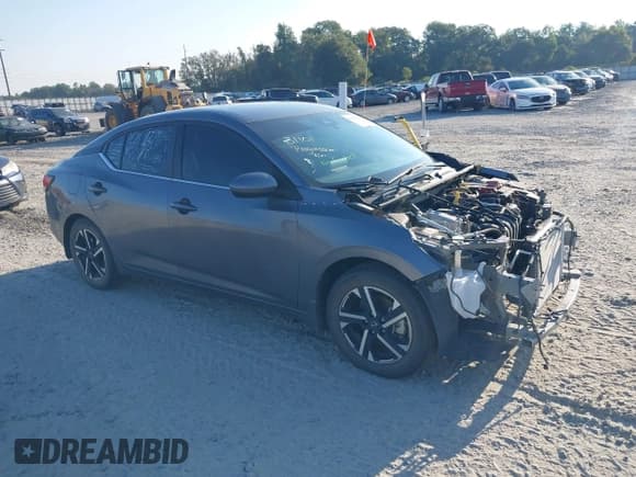 ✅ 2024 Nissan Sentra SV • VIN: 3N1AB8CVXRY337205 • Lot: 43235151. Wystawiony na IAAI z przebiegiem 24 771 mil. Bezpłatny archiwum sprzedaży aukcyjnych z USA i szczegółowy raport historii pojazdu na DreamBid. Zdjęcie 1.