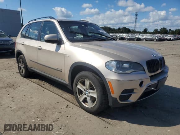 ✅ 2013 BMW X5 xDrive35i • VIN: 5UXZV4C56D0G52765 • Lot: 85372275. Wystawiony na Copart z przebiegiem 225 216 mil. Bezpłatny archiwum sprzedaży aukcyjnych z USA i szczegółowy raport historii pojazdu na DreamBid. Zdjęcie 4.