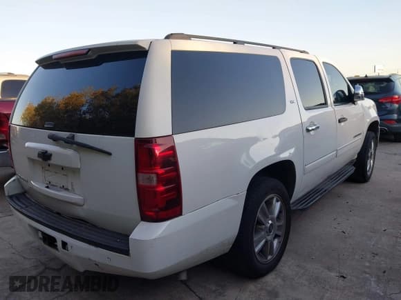 ✅ 2008 Chevrolet Suburban 1LT • VIN: 3GNFC16JX8G161980 • Lot: 43688855. Wystawiony na IAAI z przebiegiem Nie podano. Bezpłatny archiwum sprzedaży aukcyjnych z USA i szczegółowy raport historii pojazdu na DreamBid. Zdjęcie 4.