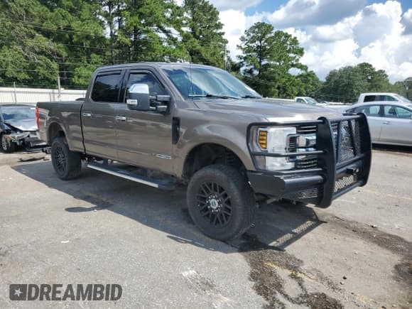 ✅ 2019 Ford F-250 XL • VIN: 1FT7W2BT7KEG72952 • Lot: 69014915. Listed on Copart with 121,863 mi. Free auction sales archive from the USA and detailed vehicle history report at DreamBid. Image 4.